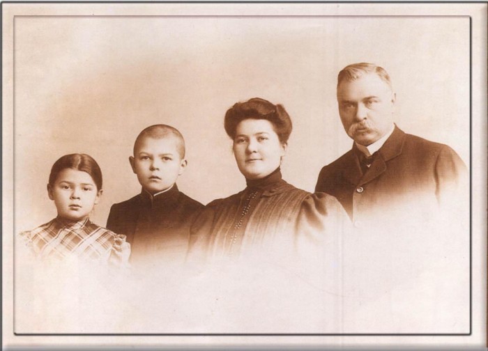 Jan Kielman with family
